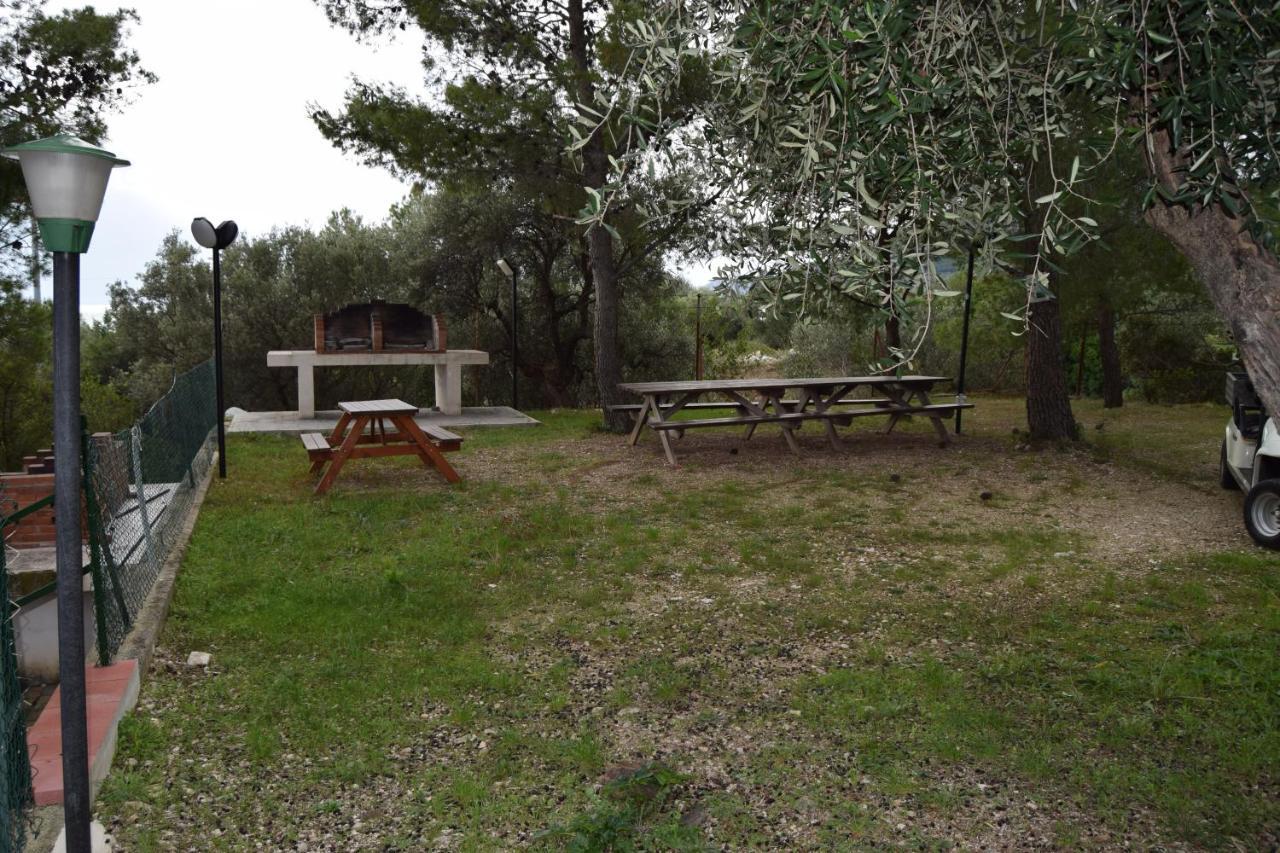 Camping Fontana Delle Rose Mattinata Exterior photo